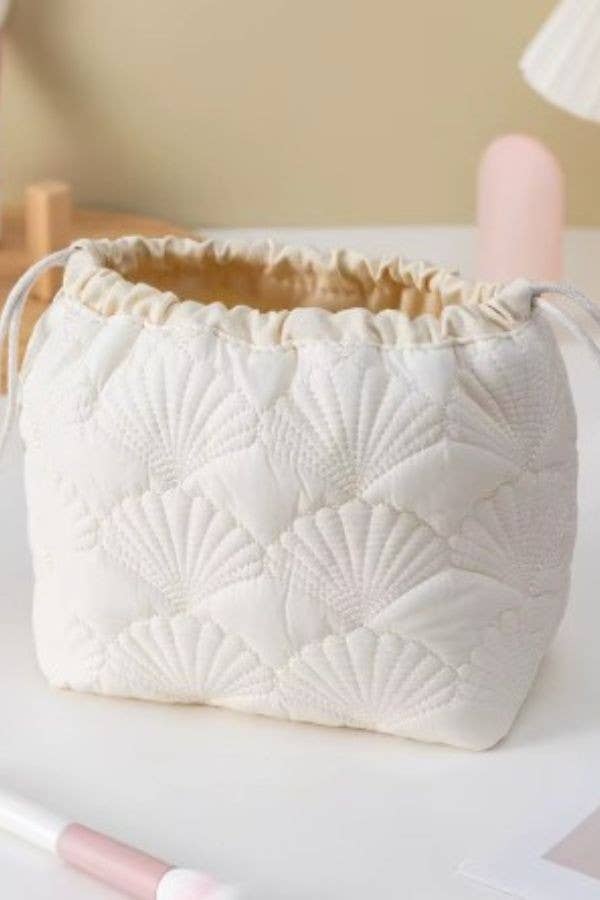 Quilted Drawstring Bag : White Shell