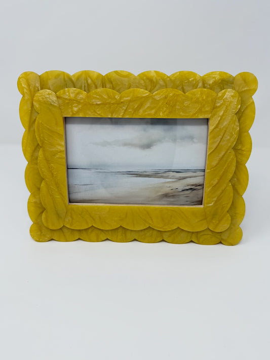 Scalloped 4x6 Frame - Yellow Gold