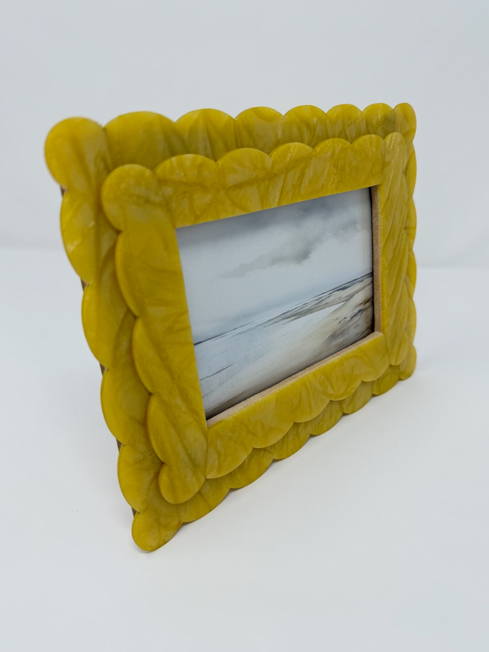 Scalloped 4x6 Frame - Yellow Gold