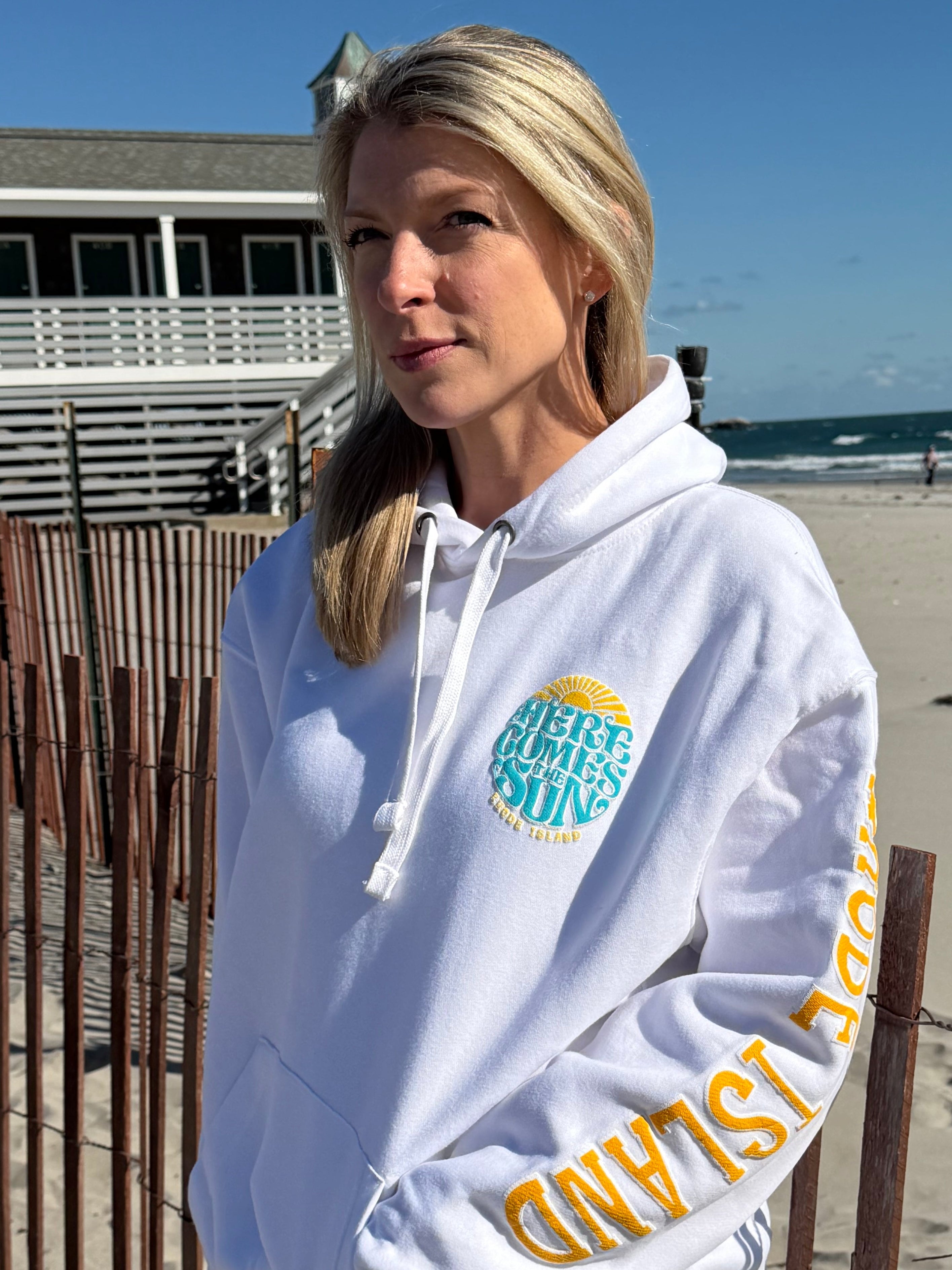 SUN OUTFIT スウェット Here Comes The Sun Hoodie – Gansett Outfitters